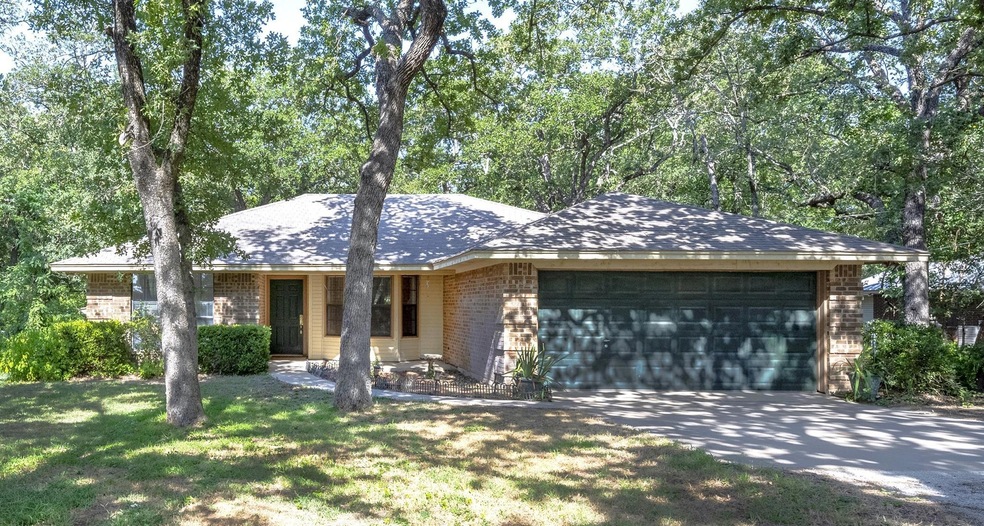 106 Sanchez Creek Ct, Weatherford, TX 76088 - photo 1