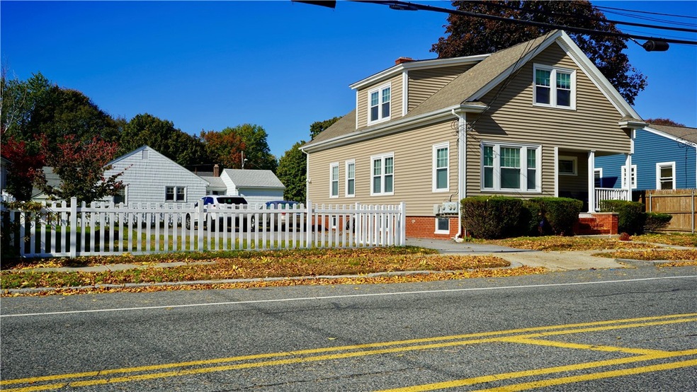 758 Academy Ave unit 2, Providence, RI 02908 - photo 1