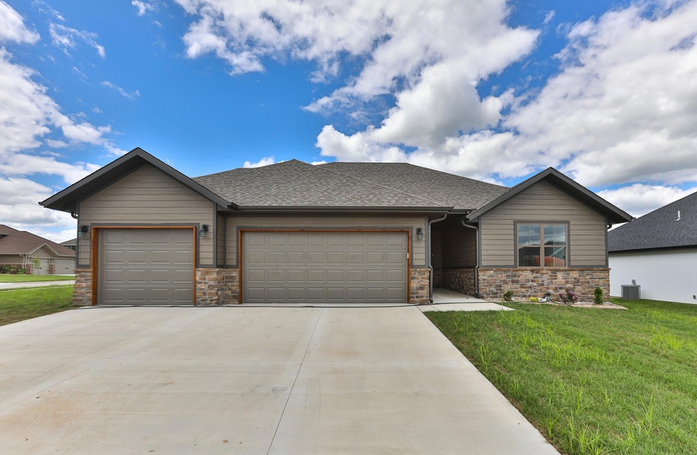 1237 S Cumberland Ave, Republic, MO 65738 - photo 1