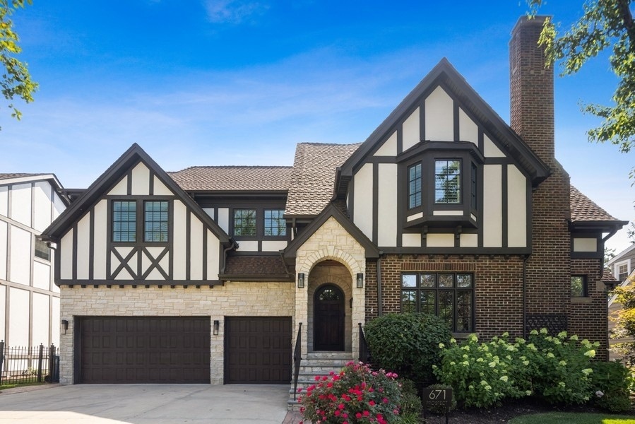 671 S Prospect Ave, Elmhurst, IL 60126 - photo 1