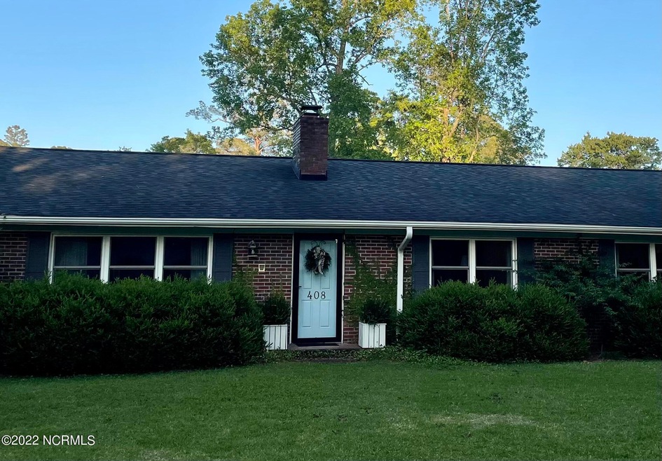 408 S Bennett St, Burgaw, NC 28425 - photo 1