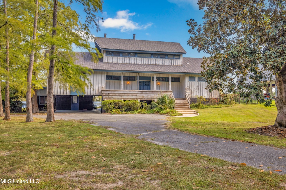 122 Bayou Cir, Gulfport, MS 39507 - photo 1