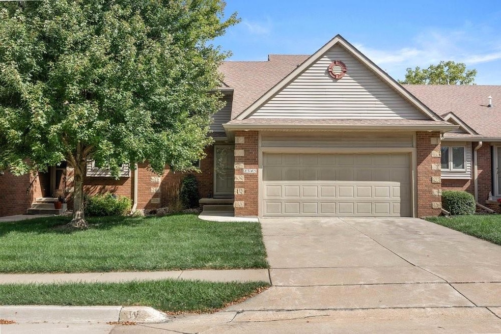 2345 NW 150th St, Clive, IA 50325 - photo 1