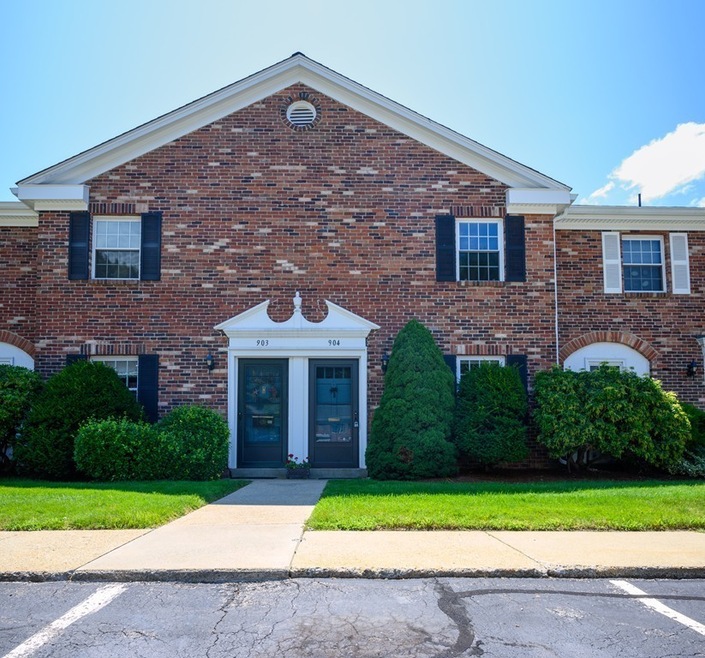 904 Windsor Dr, Framingham, MA 01701 - photo 1