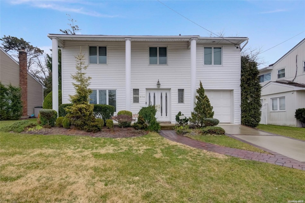 974 Middle Bay Dr, Baldwin, NY 11510 - photo 1