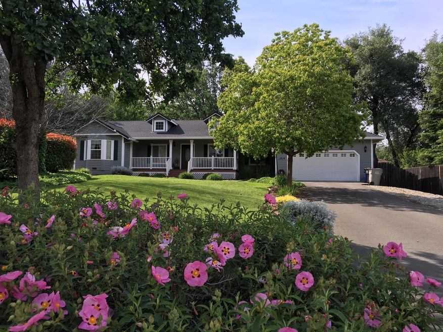 1814 Whaley Ct, Redding, CA 96003 - photo 1