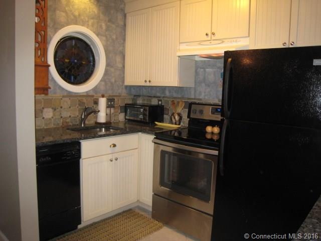 223 Old Pond Ln unit 223, Norwich, CT 06360 - photo 1