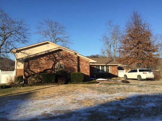 1442 N Calumet Dr, Worthington, KY 41183 - photo 1