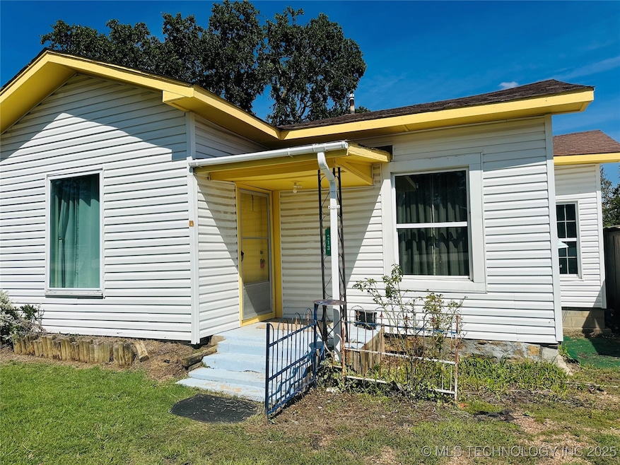 213 W Monroe Ave, McAlester, OK 74501 - photo 1
