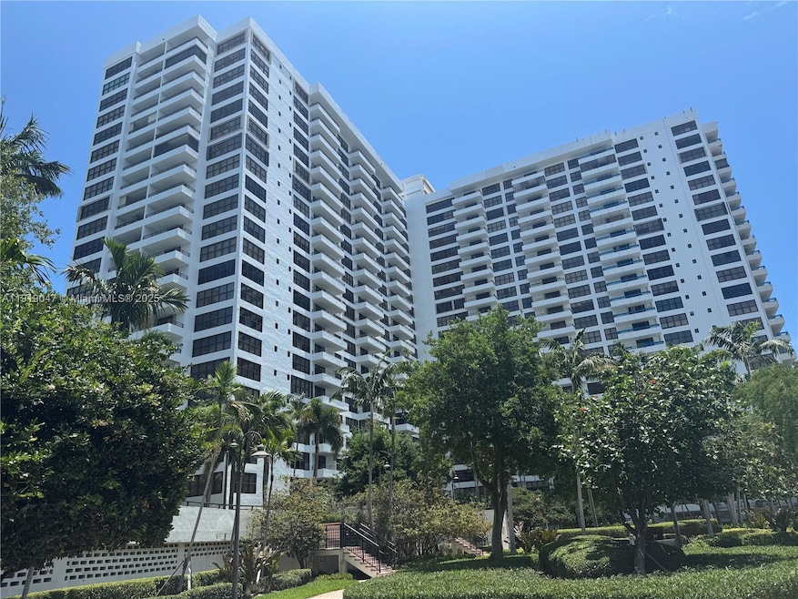 2500 Parkview Dr unit 1109, Hallandale Beach, FL 33009 - photo 1