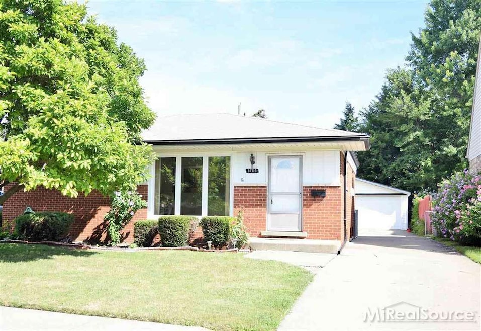 15715 Flanagan St, Roseville, MI 48066 - photo 1