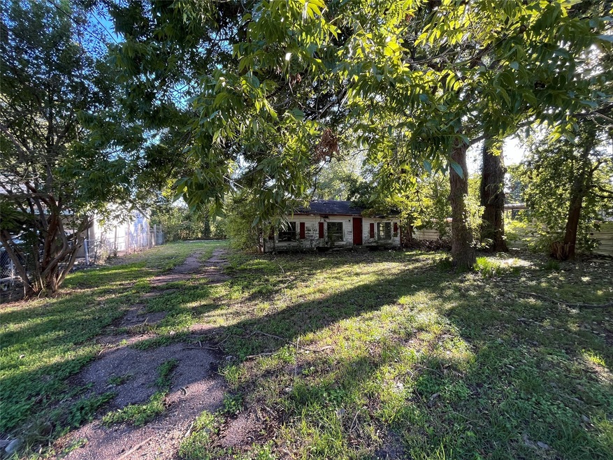 743 Millville Dr, Houston, TX 77091 - photo 1