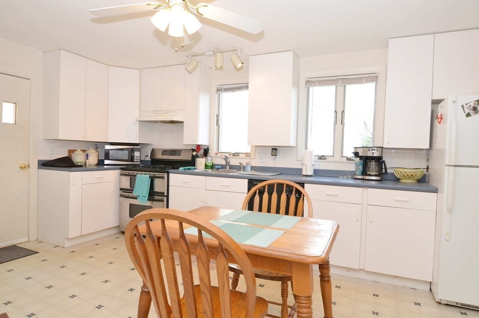 54 Newcomb St unit 1, Quincy, MA 02169 - photo 1