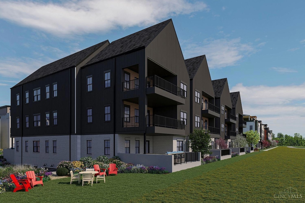 4270 Parkview Dr, Blue Ash, OH 45242 - photo 1