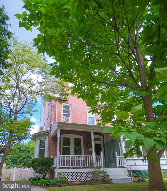 413 N Forrest Ave, Norristown, PA 19403 - photo 1