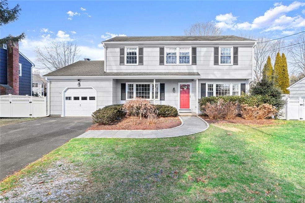 636 Reid St, Fairfield, CT 06824 - photo 1