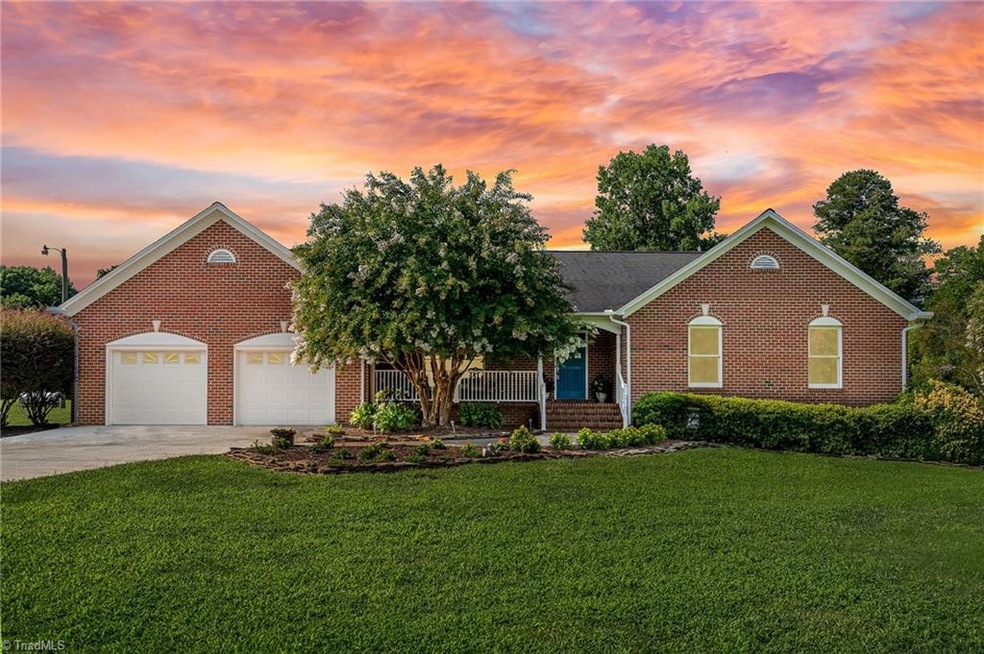 1382 Twin Creek Rd, Asheboro, NC 27205 - photo 1