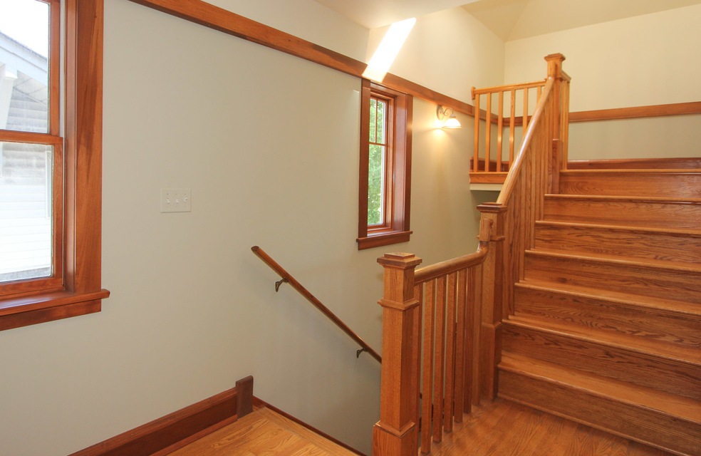 1027 Gunderson Ave, Oak Park, IL 60304 - photo 1