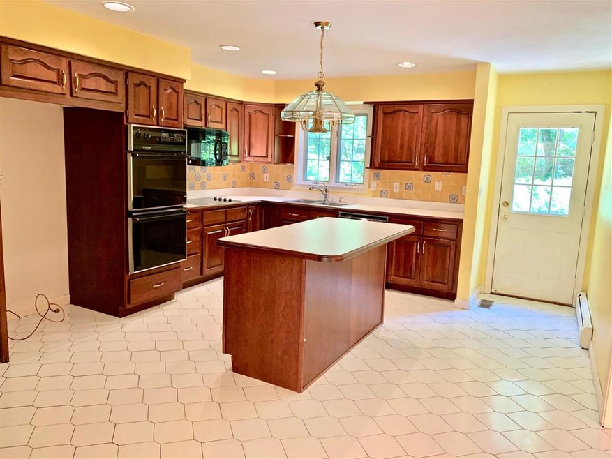 16 Rockrimmon Rd, North Hampton, NH 03862 - photo 1