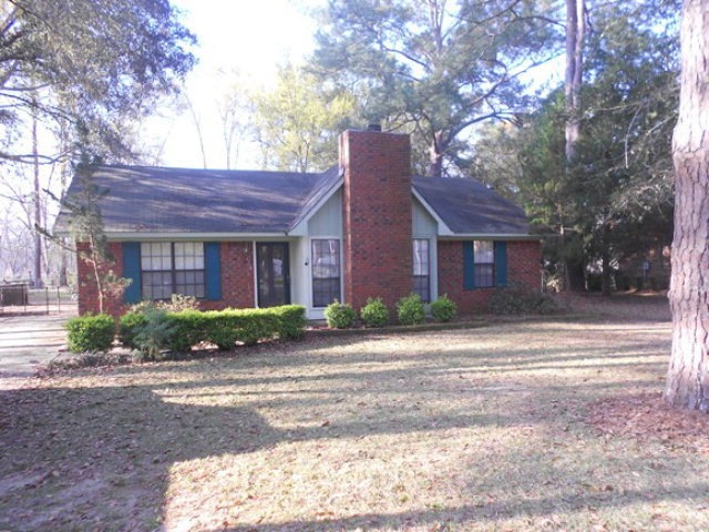 912 Parrish Ln, Albany, GA 31705 - photo 1