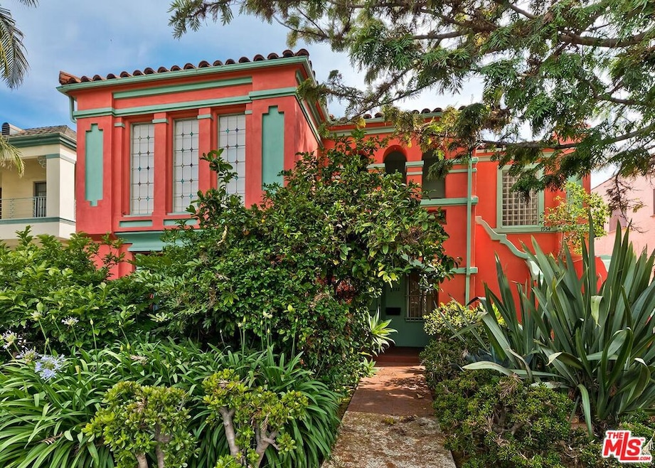 For Sale $2,049,500 • Co-Listing Agent