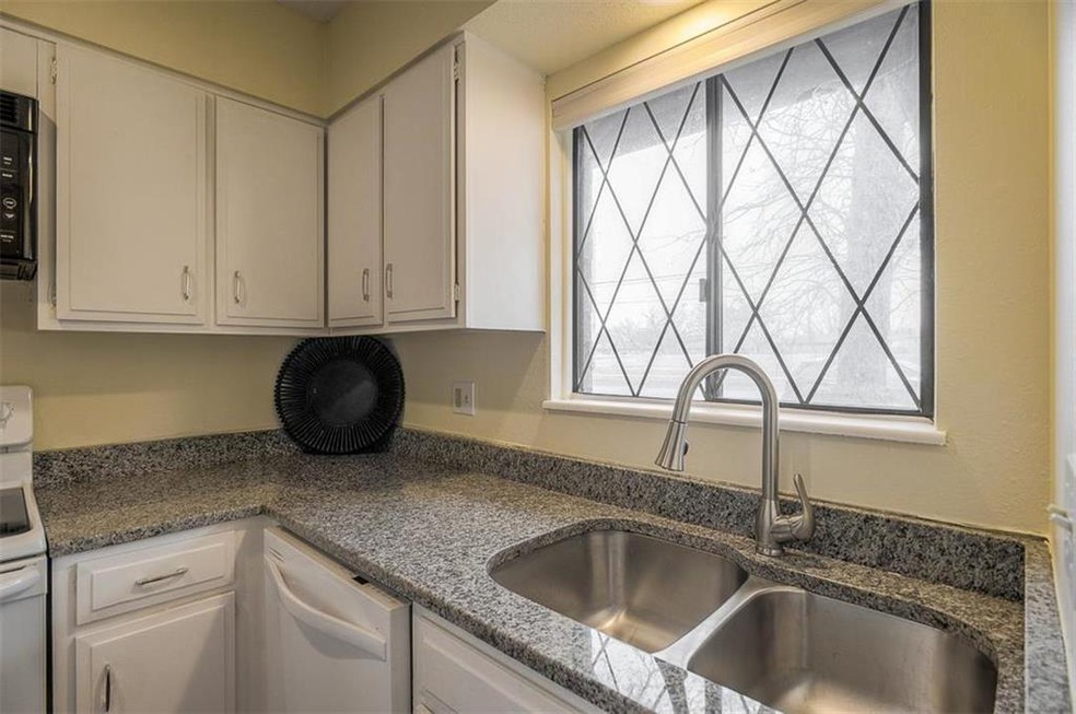 8936 Pflumm Rd, Lenexa, KS 66215 - photo 1