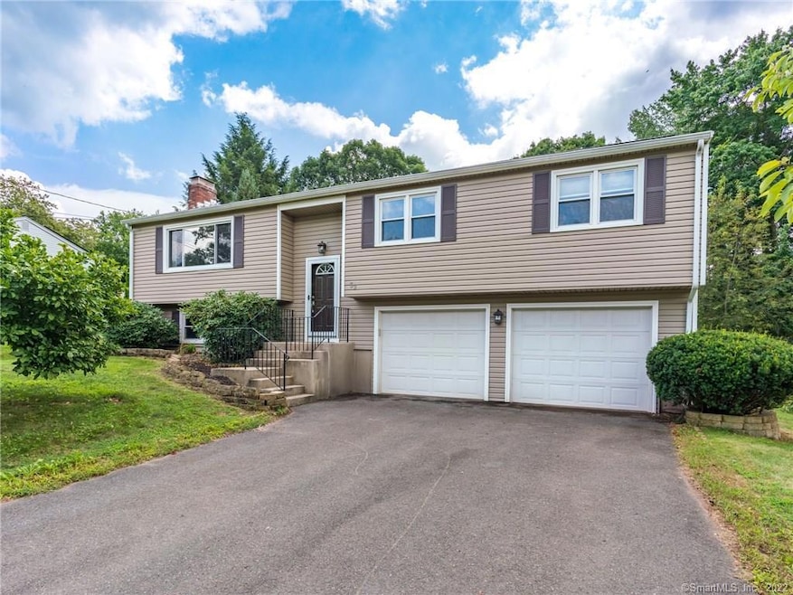 32 Kenwood Dr, Vernon Rockville, CT 06066 - photo 1