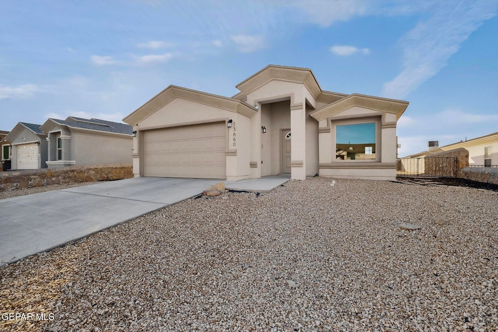 13660 Baja Vista Ct, Horizon City, TX 79928 - photo 1