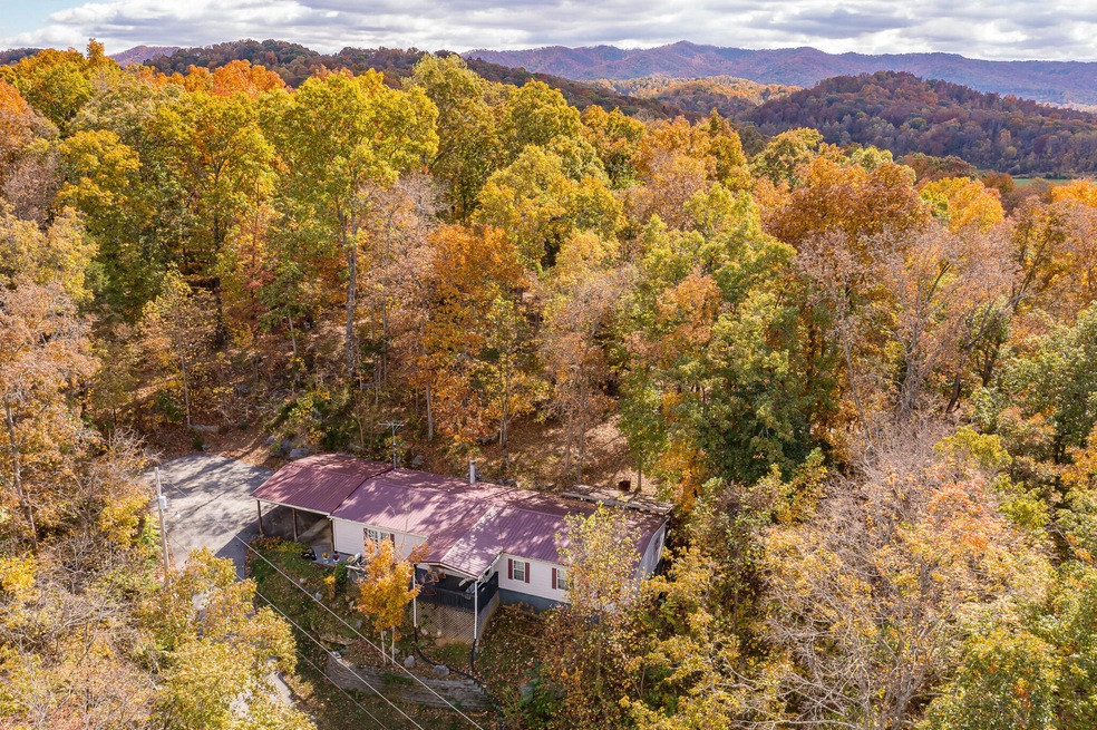 1055 Gap Creek Rd (14 of 69)