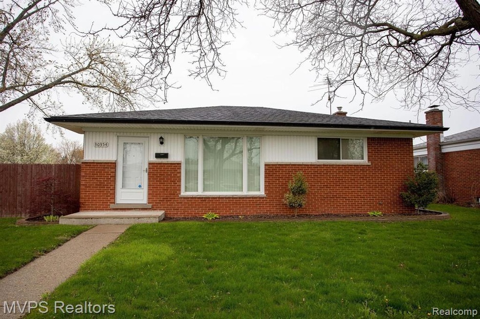 30354 Indigo St, Roseville, MI 48066 - photo 1