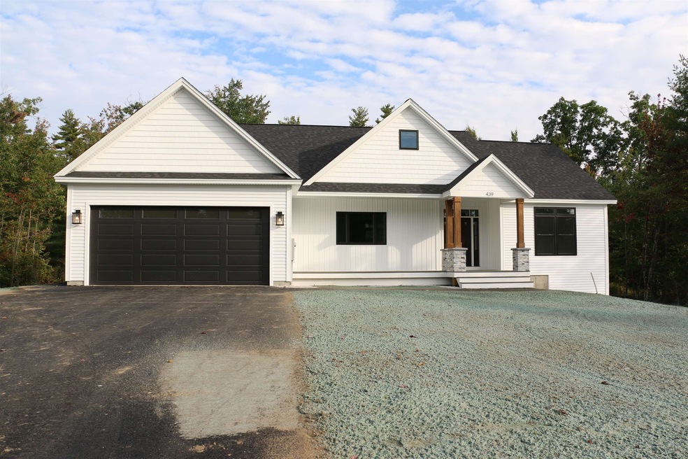 439 Blane Cir unit 11, Pembroke, NH 03275 - photo 1