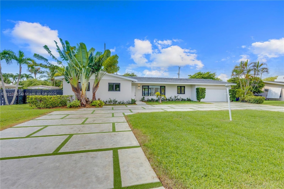 8000 SW 139th Terrace, Palmetto Bay, FL 33158 - photo 1