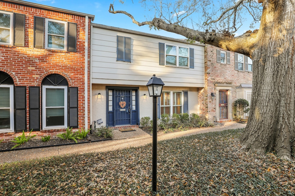 2133 Winrock Blvd unit 34, Houston, TX 77057 - photo 1