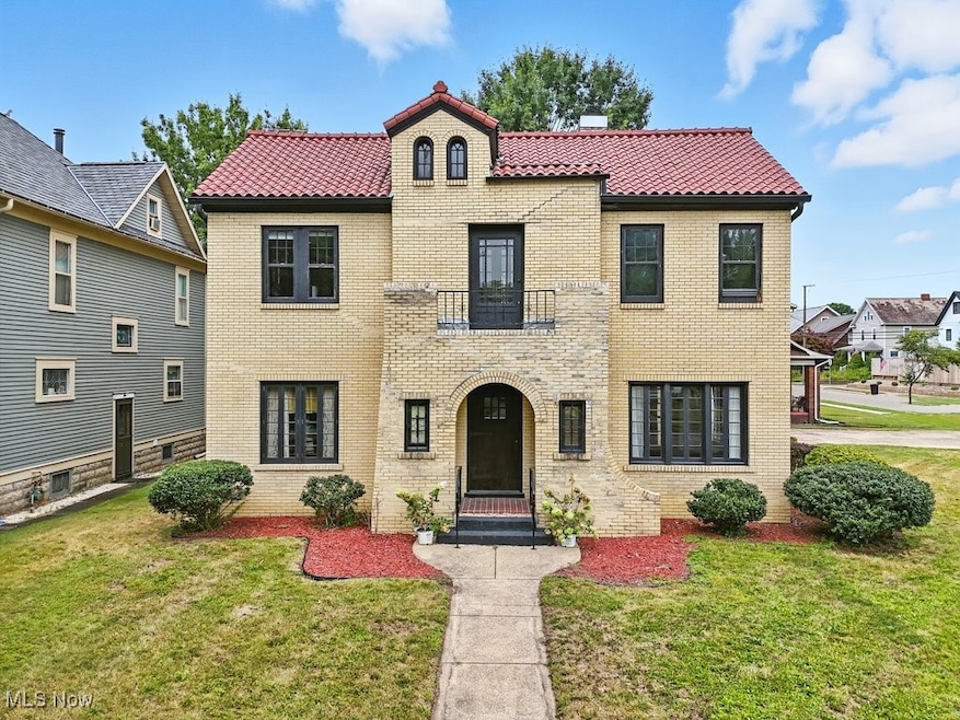 348 N Broadway St, New Philadelphia, OH 44663 - photo 1