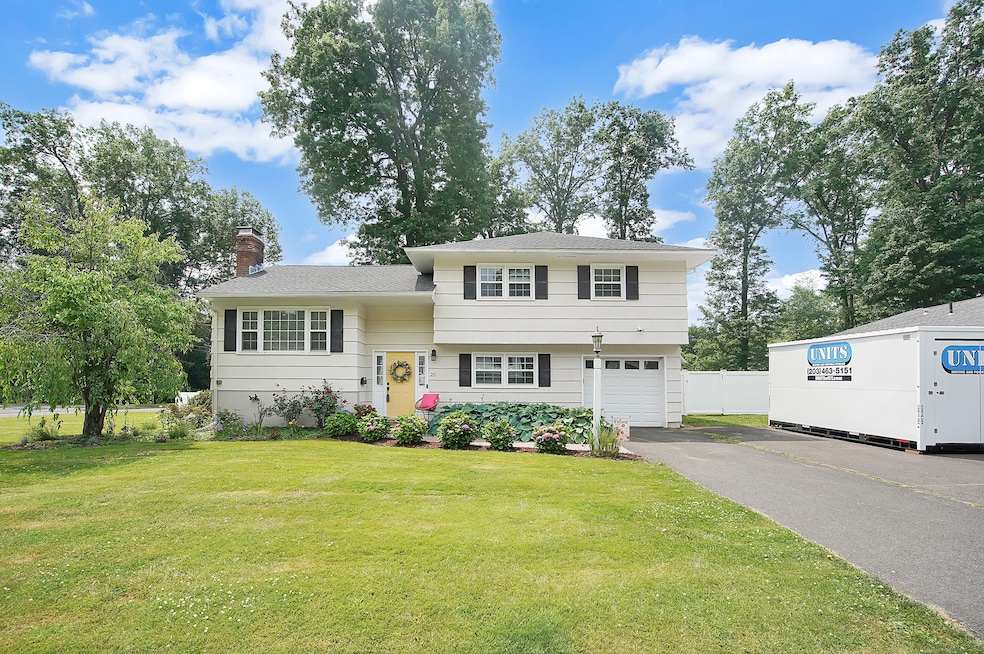 25 Parsons Dr, West Hartford, CT 06117 - photo 1