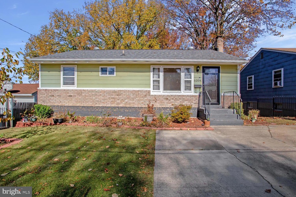 6304 Somerset Rd, Riverdale, MD 20737 - photo 1