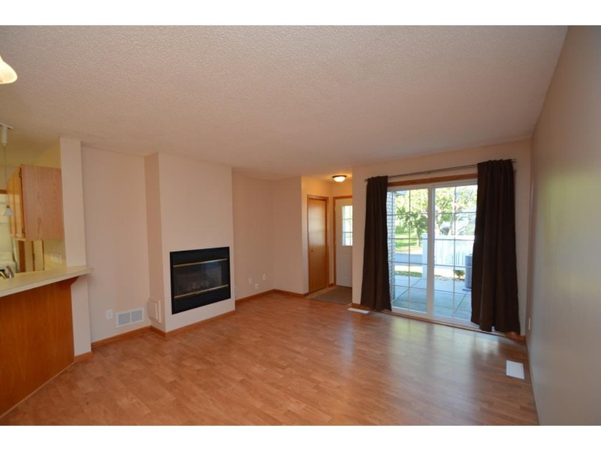 Great unit with spacious rooms, newer kitchen appl