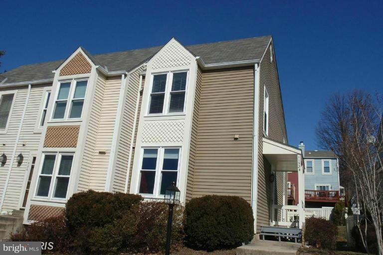 11934 Redtree Way, Reston, VA 20194 - photo 1