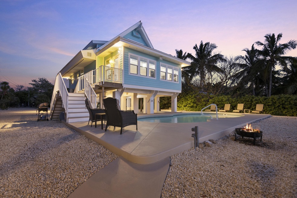 House direct Ocean views with your Pool