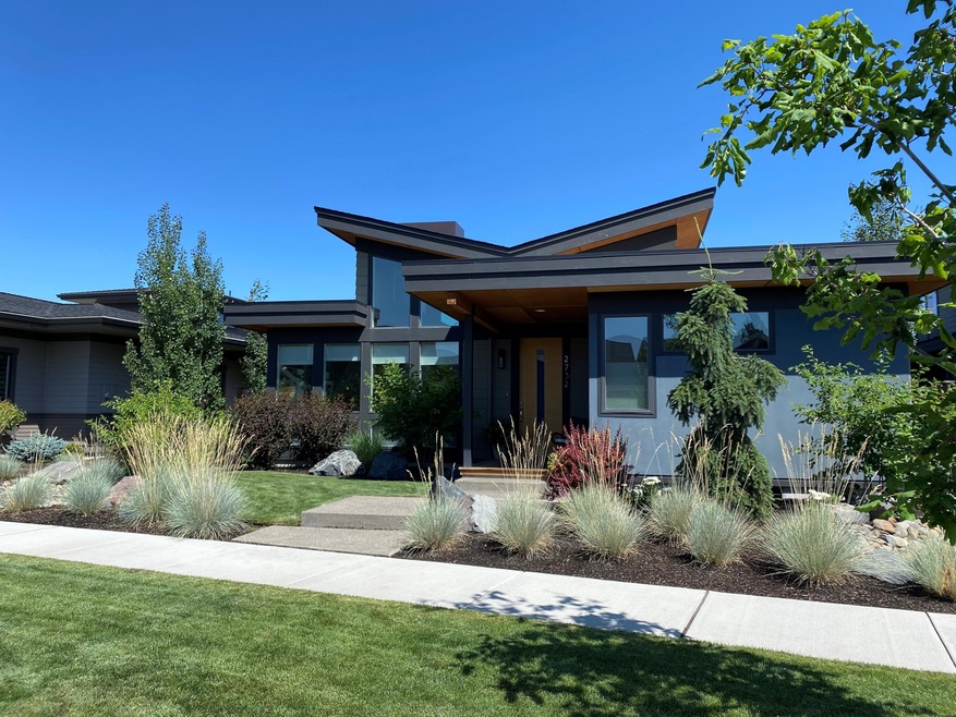 2732 NW Lemhi Pass Dr, Bend, OR 97703 - photo 1