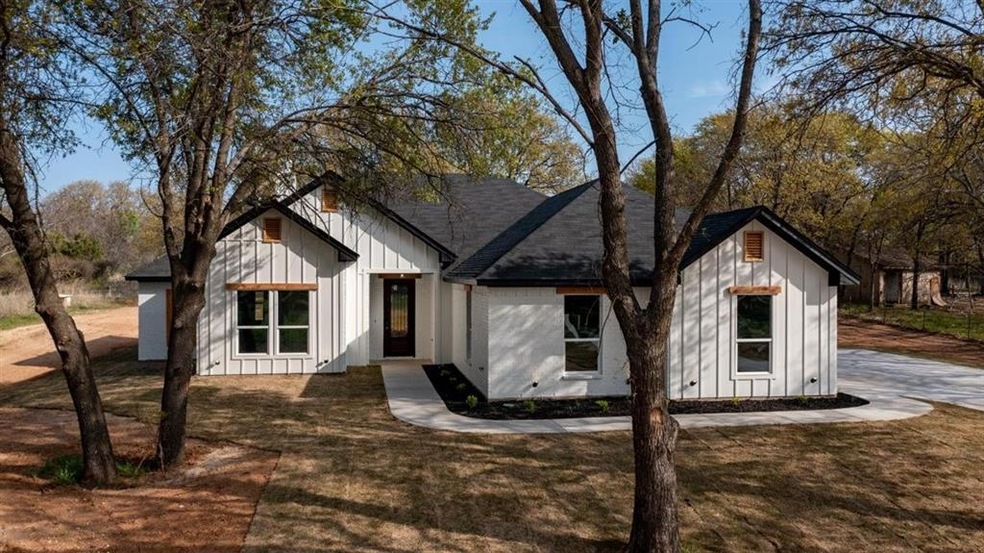 350 Faye Ln, Springtown, TX 76082 - photo 1