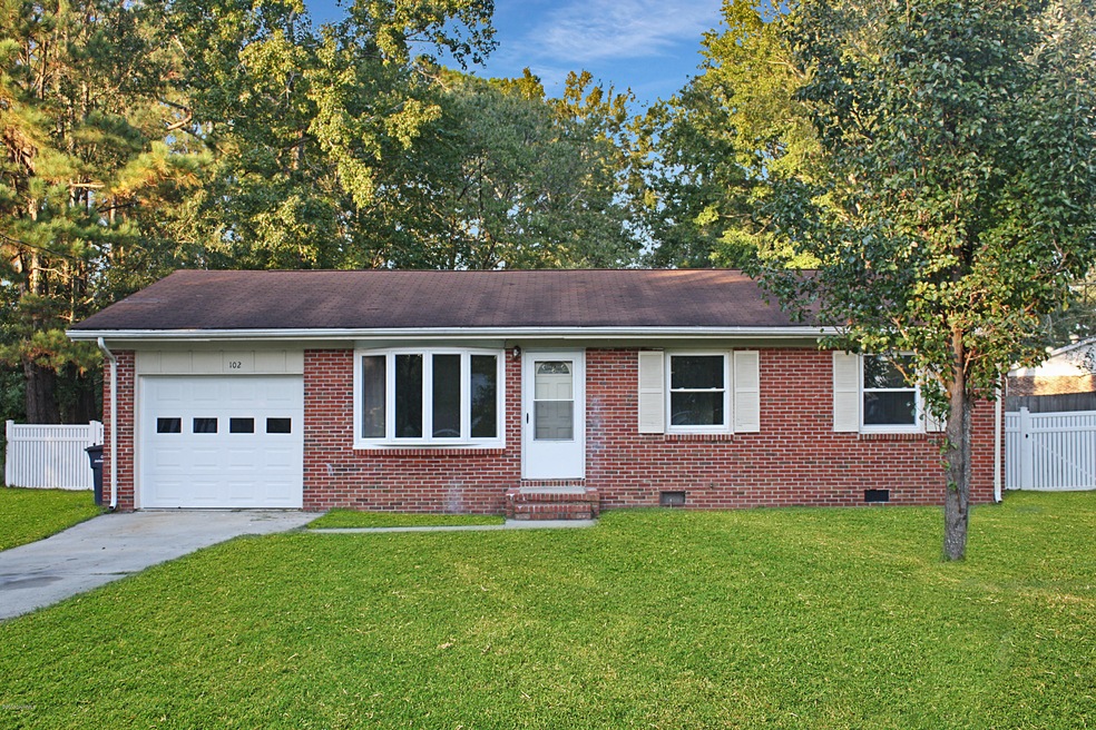 102 Pineview Rd, Jacksonville, NC 28546 - photo 1