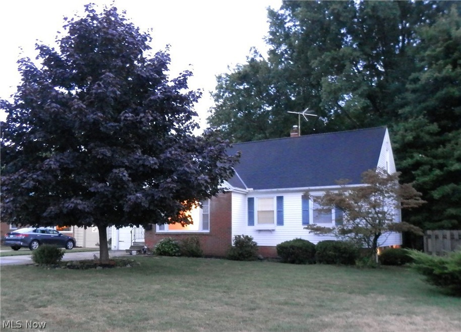 View of front
 with a front yard