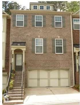 Gorgeous traditional townhouse with 2-Car garage i