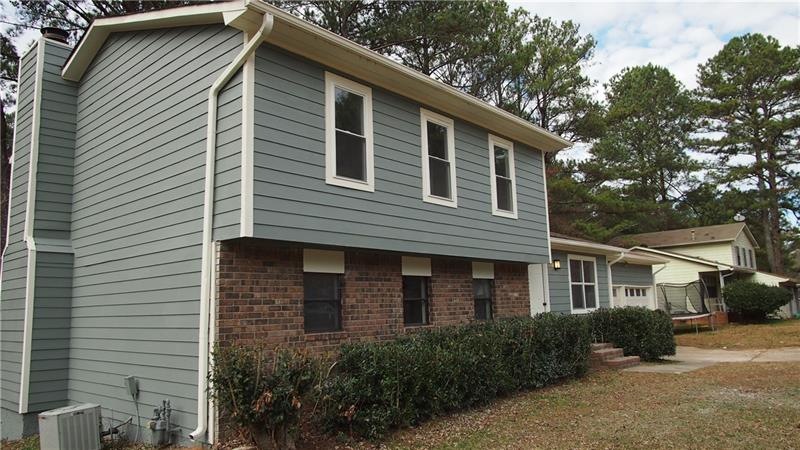 8191 Sunnydale Ln, Jonesboro, GA 30236 - photo 1