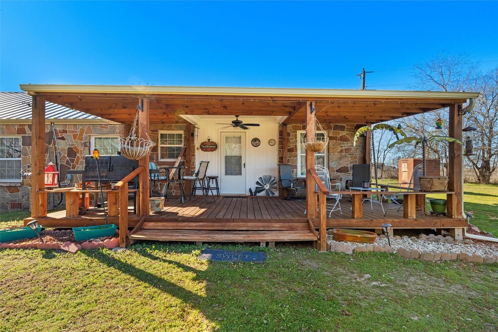 121 Slay Ln, Weatherford, TX 76087 - photo 1