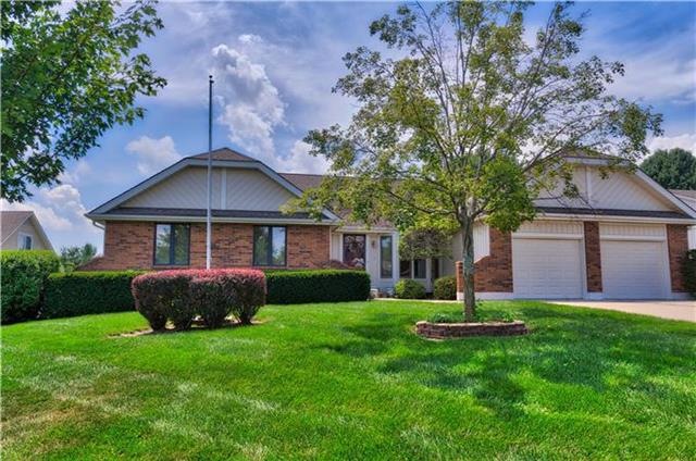 219 SW Seagull St, Lees Summit, MO 64082 - photo 1