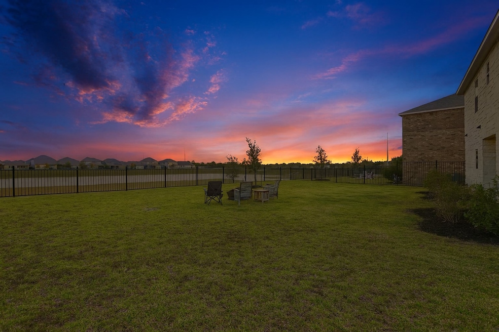 2308 Eagle Nook Dr, Texas City, TX 77568 - photo 1