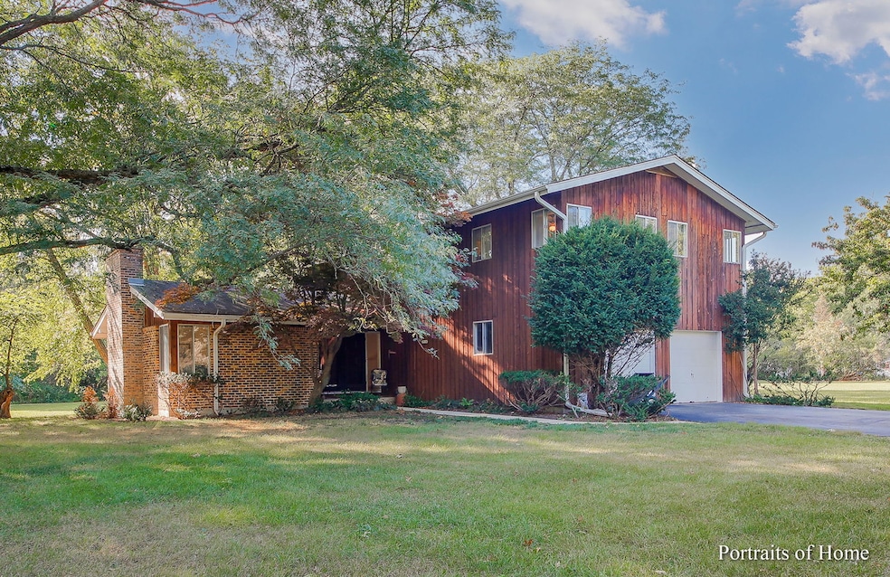 27W160 80th St, Naperville, IL 60565 - photo 1