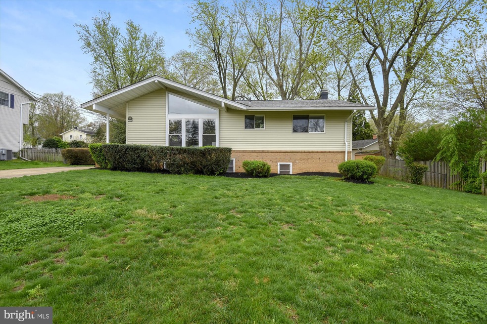 8327 Syracuse Cir, Vienna, VA 22180 - photo 1